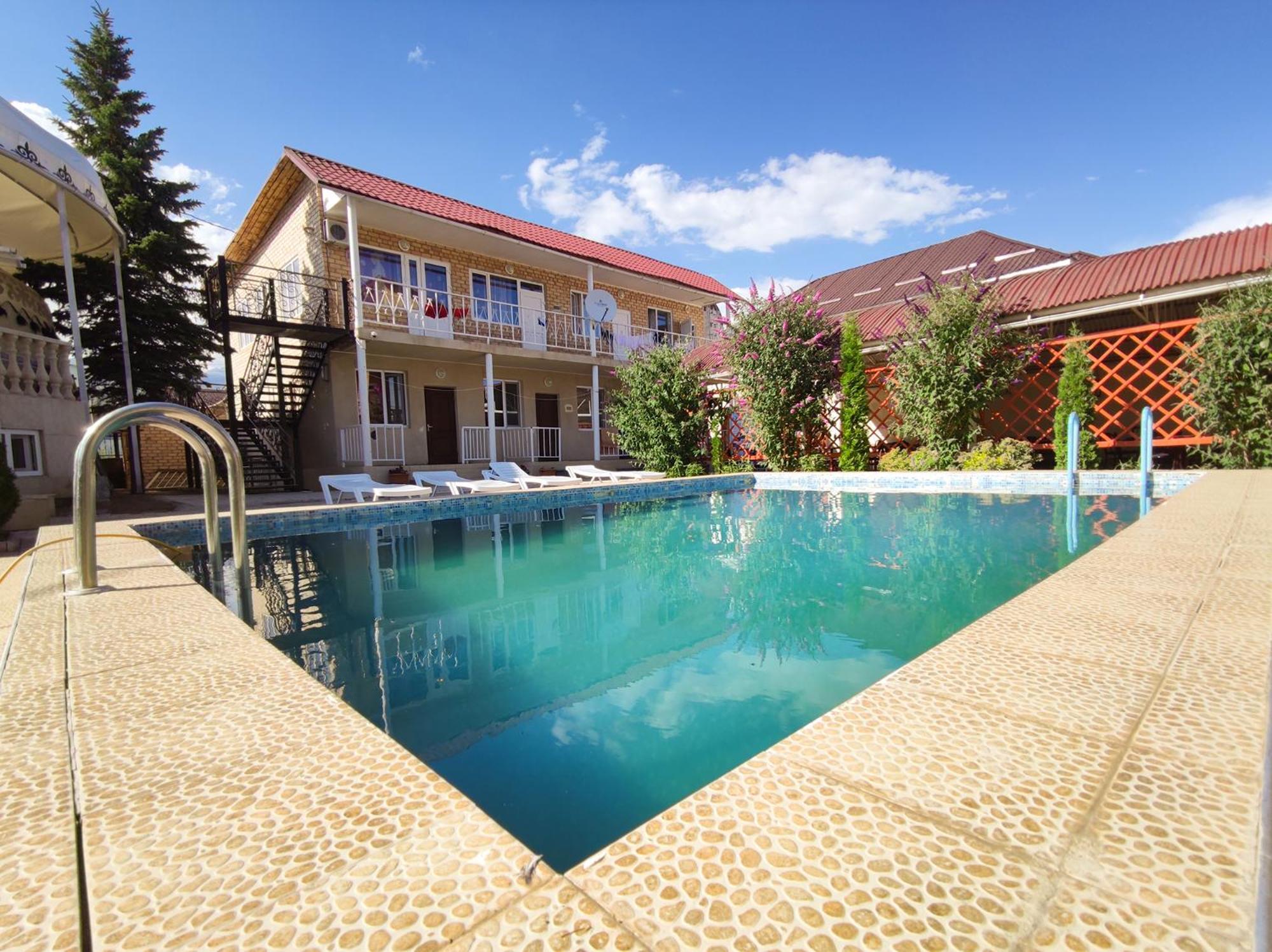 Hotel Адилет Czołponata Zewnętrze zdjęcie