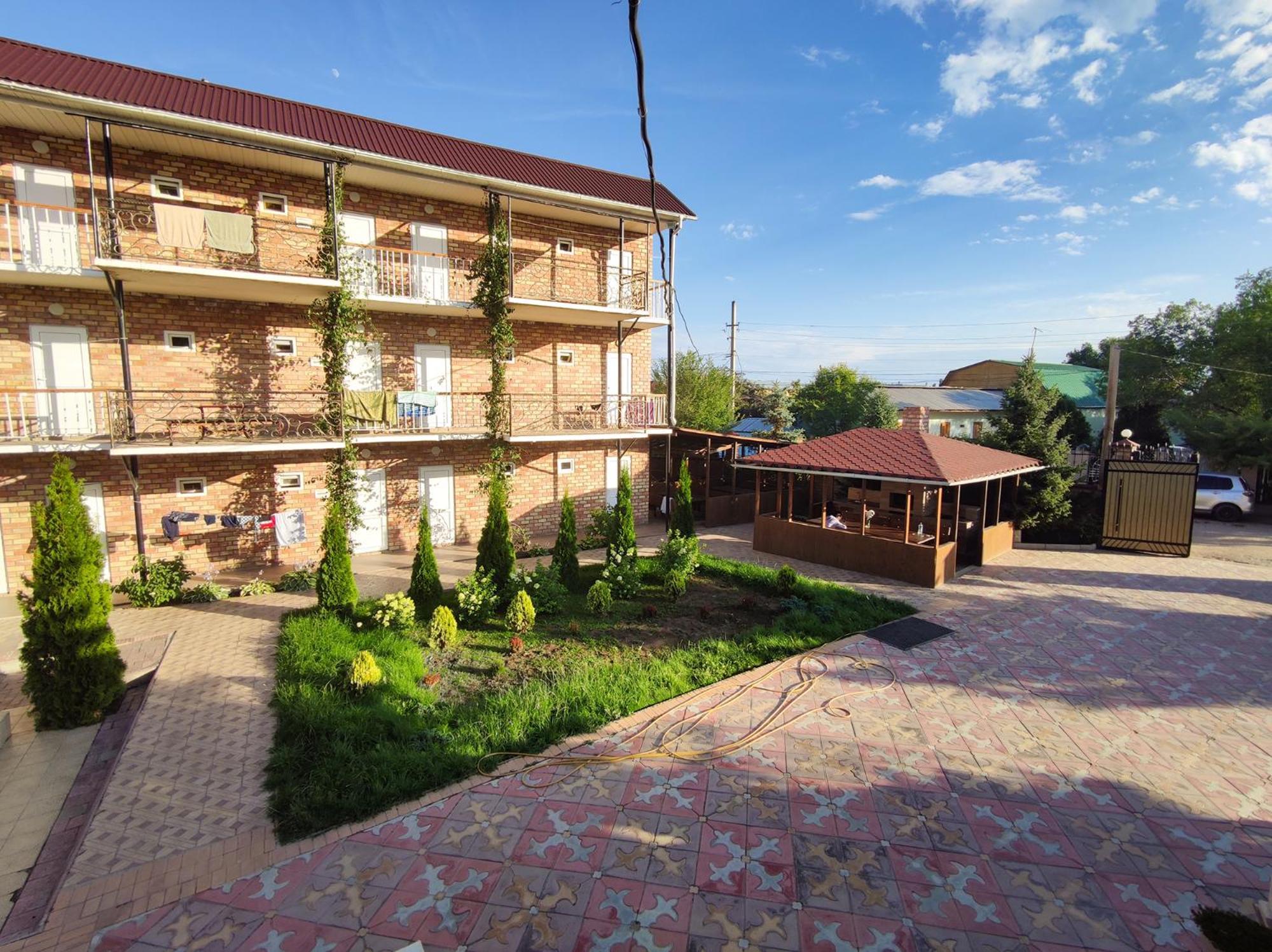 Hotel Адилет Czołponata Zewnętrze zdjęcie