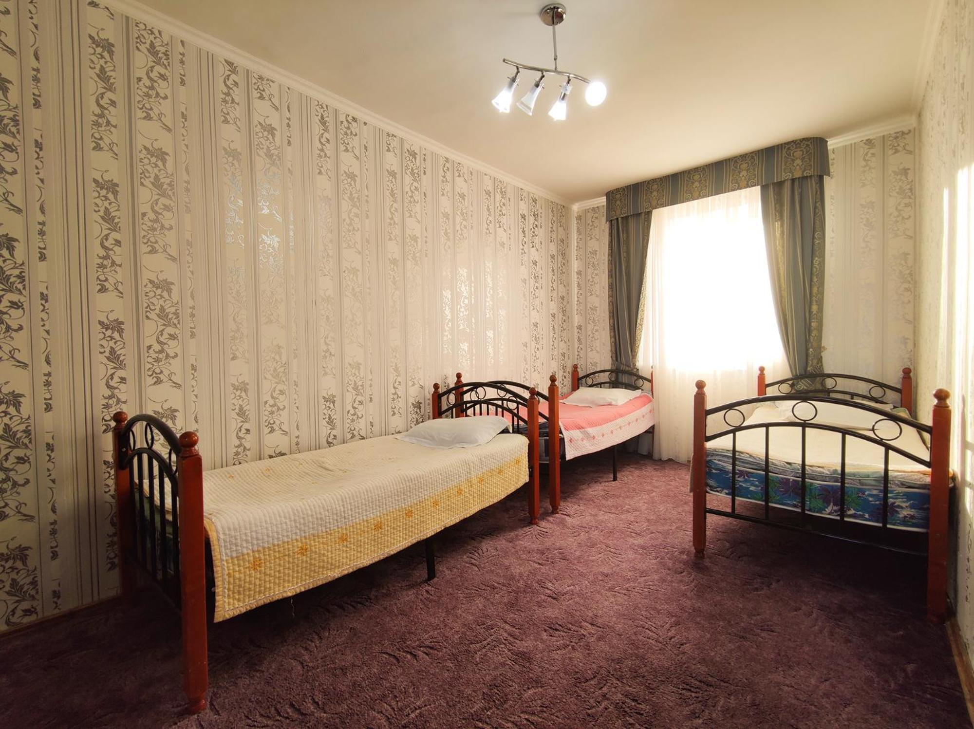 Hotel Адилет Czołponata Zewnętrze zdjęcie