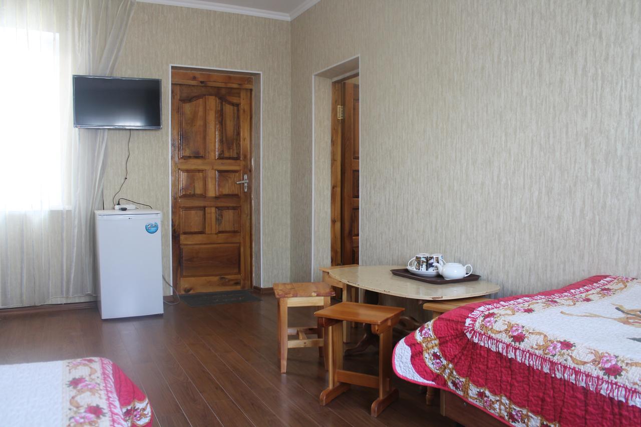 Hotel Адилет Czołponata Zewnętrze zdjęcie