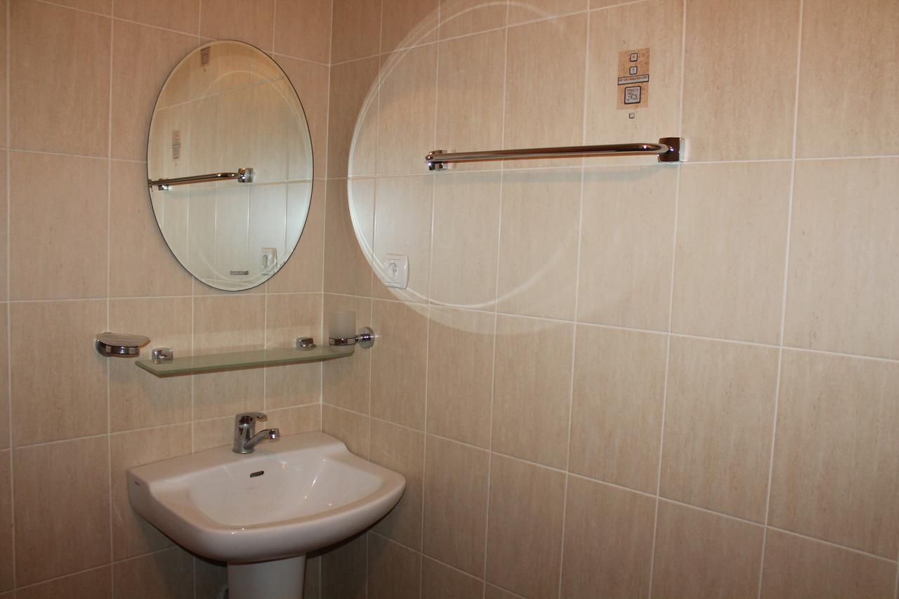Hotel Адилет Czołponata Zewnętrze zdjęcie