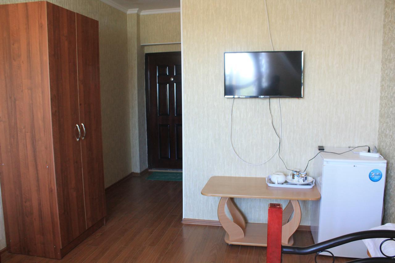 Hotel Адилет Czołponata Zewnętrze zdjęcie