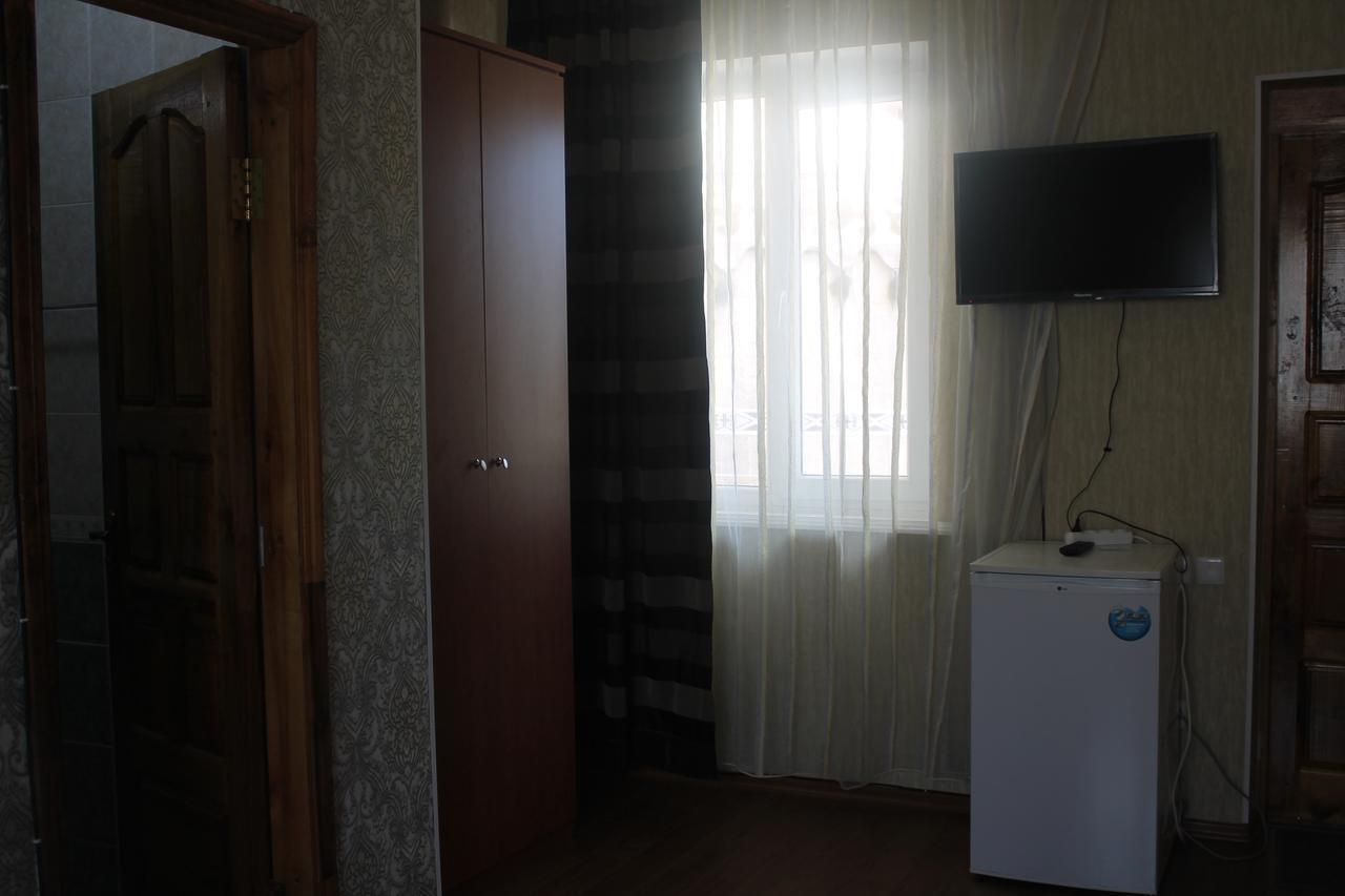 Hotel Адилет Czołponata Zewnętrze zdjęcie
